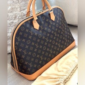 VERY RARE VINTAGE LOUIS VUITTON Monogram Alma Voyage MM Sachel -more pics coming